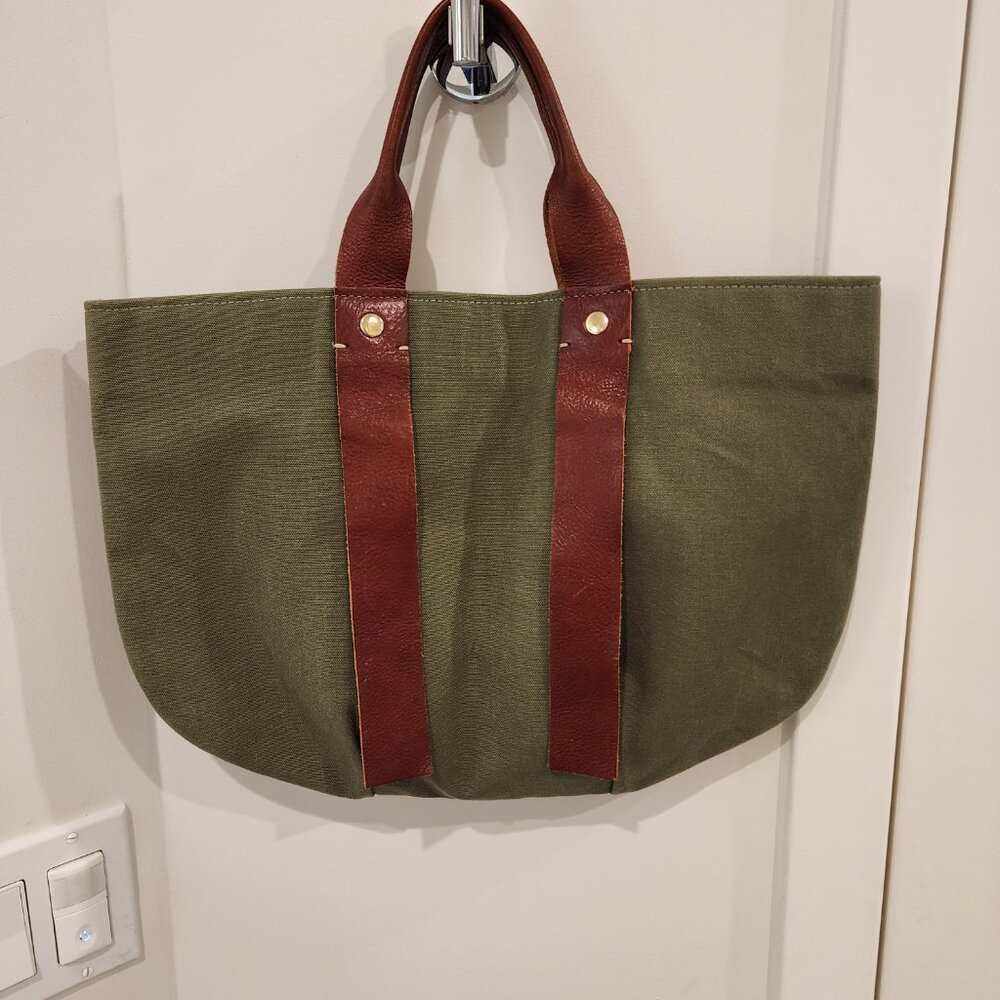 Claire V. Utility Tote Bag Handbag